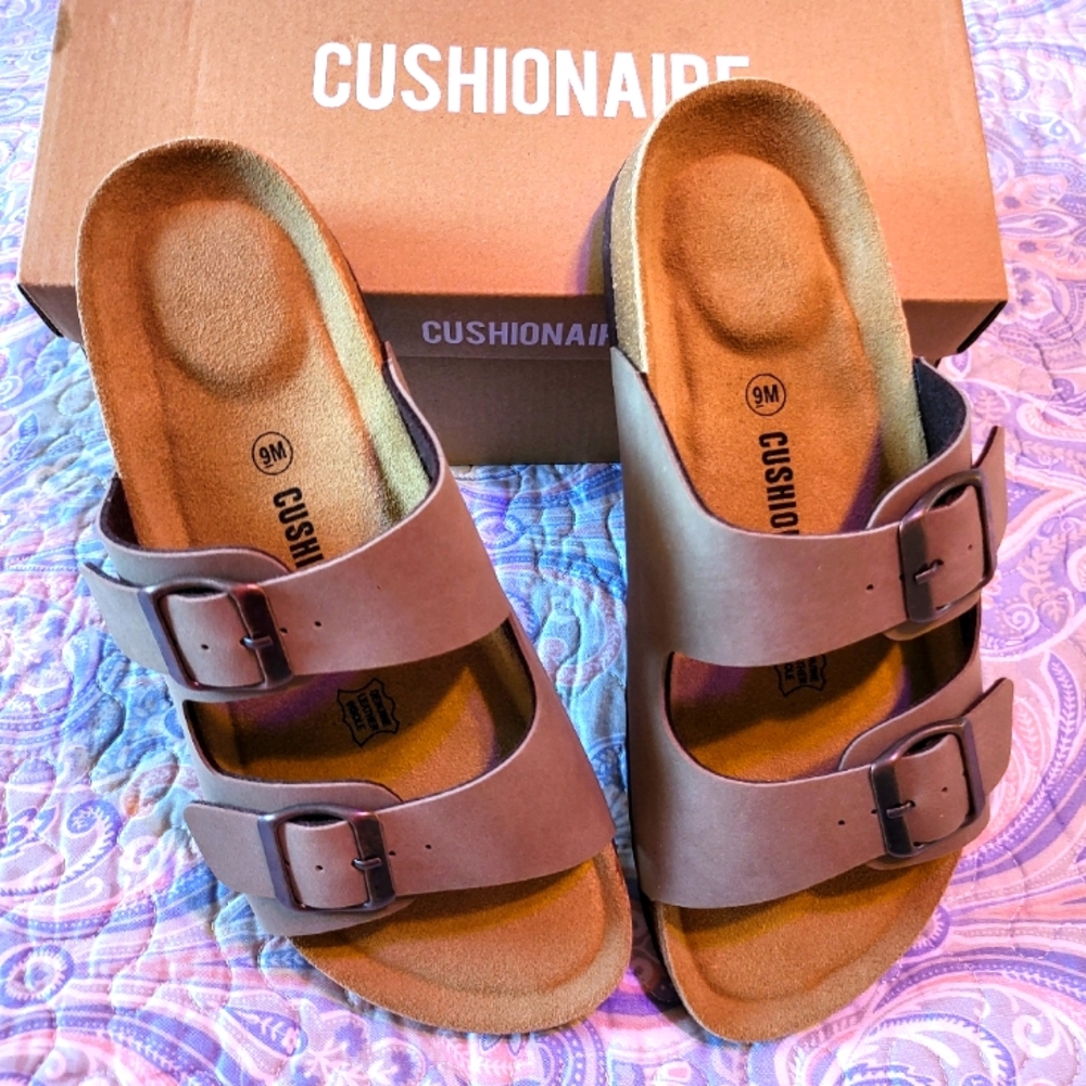 CUSHIONAIRE SANDALS